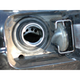 Замена уплотнения заливной горловины Mercedes W123